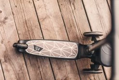 Scoot And Ride Brown Lines Highwaykick 2 Step SR-96526 -Mini Wereld Verkoop Scoot and Ride Brown Lines Highwaykick 2 Step SR 96526 .sfeer 4