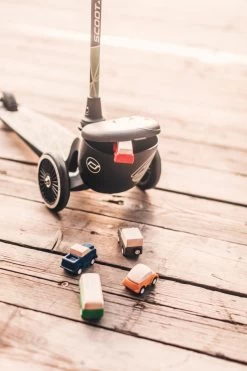 Scoot And Ride Green Lines Highwaykick 2 Step SR-96525 -Mini Wereld Verkoop Scoot and Ride Green Lines Highwaykick 2 Step SR 96525 .sfeer 4