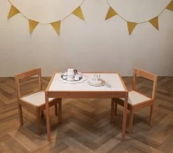 Kukka Wooden Set Tafel Met Stoeltjes KWS100 -Mini Wereld Verkoop kukka houten tafel met stoeltjes wks100 7 1