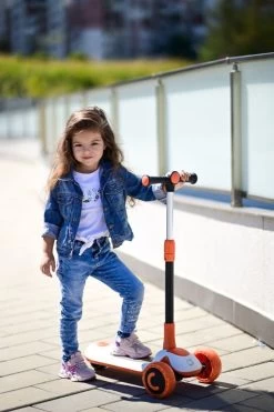 Lorelli Scooter Trio Beige Step/Loopfiets 1039015-0001 -Mini Wereld Verkoop lorelli scooter trio orange step loopfiets 1039015 0003 10 1920x1920