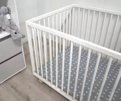 MamaLoes Grey/White Stars Boxdek W-388571 -Mini Wereld Verkoop mamaloes grey white stars boxdek w 388571
