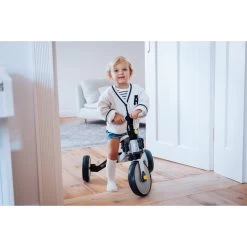 Momi Loris Grey/Yellow 4-in-1 Ride-On Loopfiets ROBI00040 -Mini Wereld Verkoop momi loris loopfiets 2 2