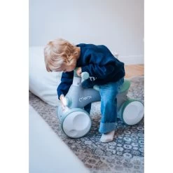 Momi Tobis Pink Ride-On Bubbles Loopfiets ROBI00042 -Mini Wereld Verkoop momi tobis loopfiets sfeer3