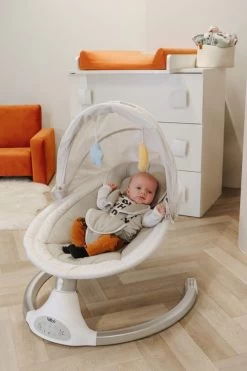 Tryco Hugg Silver/White Swing Babyschommel TR-282702 25 Tryco Hugg Silver/White Swing Babyschommel TR-282702 -Mini Wereld Verkoop tr 282702 hugg silver white swing 02 1920x1920